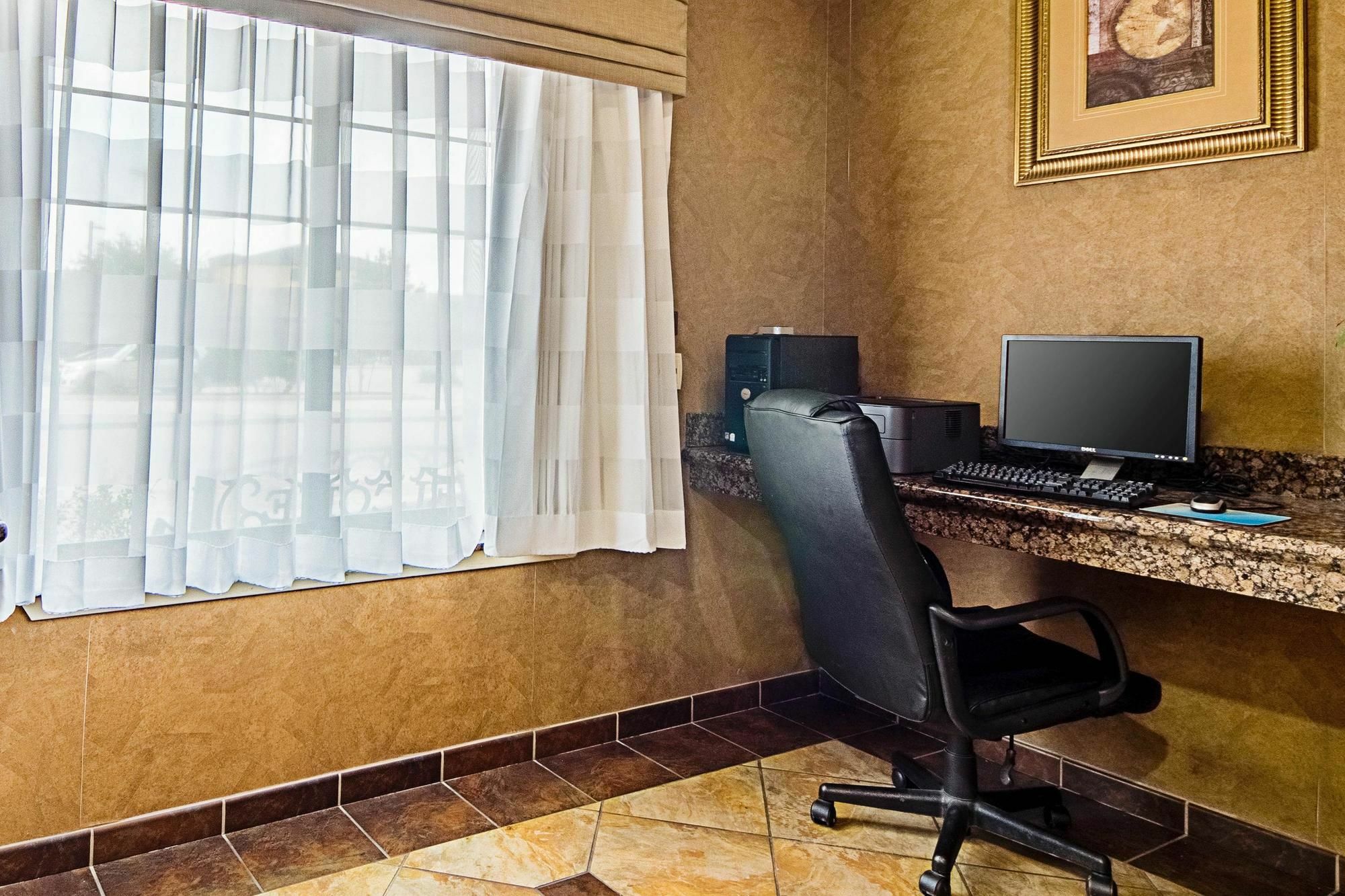 Surestay Plus Hotel By Best Western Near Seaworld San Antonio Exteriör bild